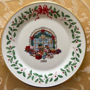 Vintage Lenox “The Annual Holiday Collector’s Plate” from 1995